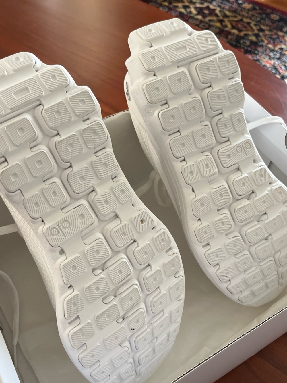 ALO Yoga Women’s White Knit Athletic Sneakers - Picture 5 of 6